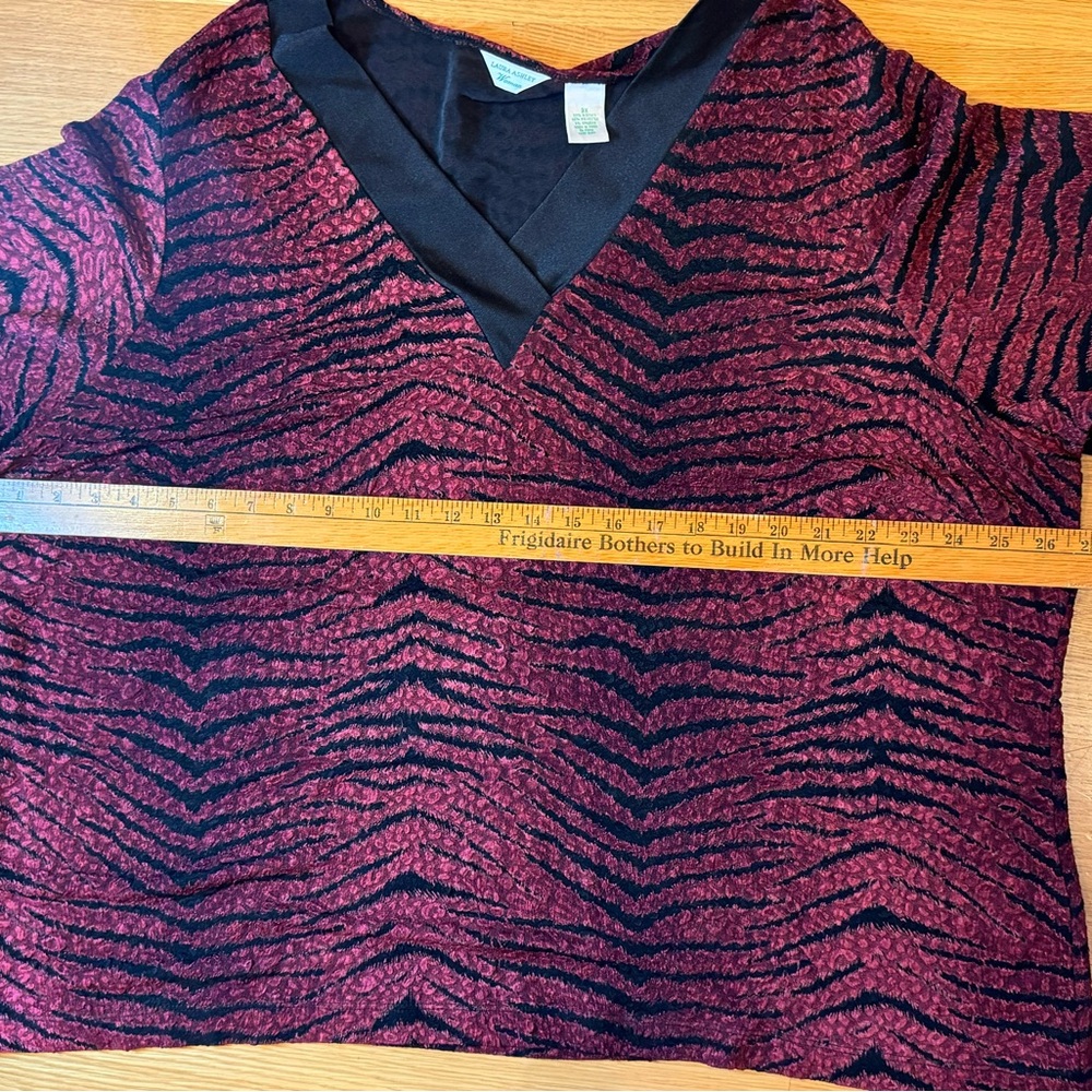 Laura Ashley V-Neck Top Plus Size Whimsigoth punk vibe - Picture 3 of 5